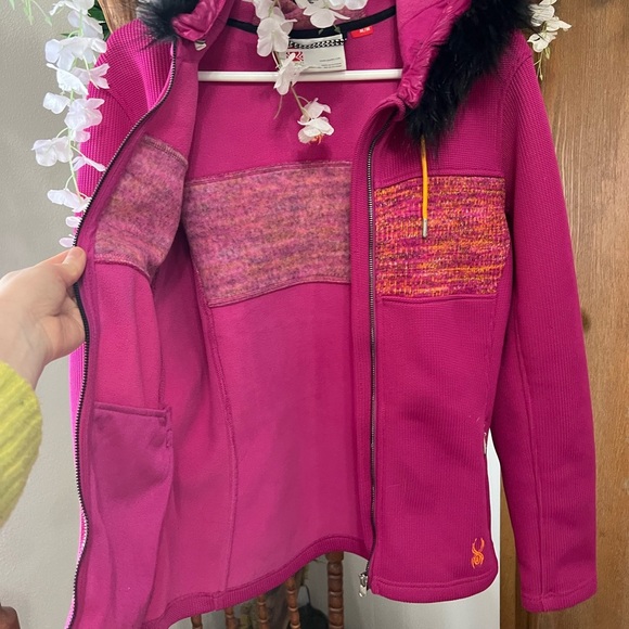 Spyder Pink Ski Jacket with Black Fur Trim and Full-Length Zipper 🕷️ - Picture 6 of 8